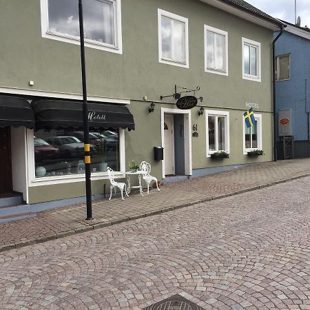 Hoejdens Lagprishotell Mönsterås エクステリア 写真
