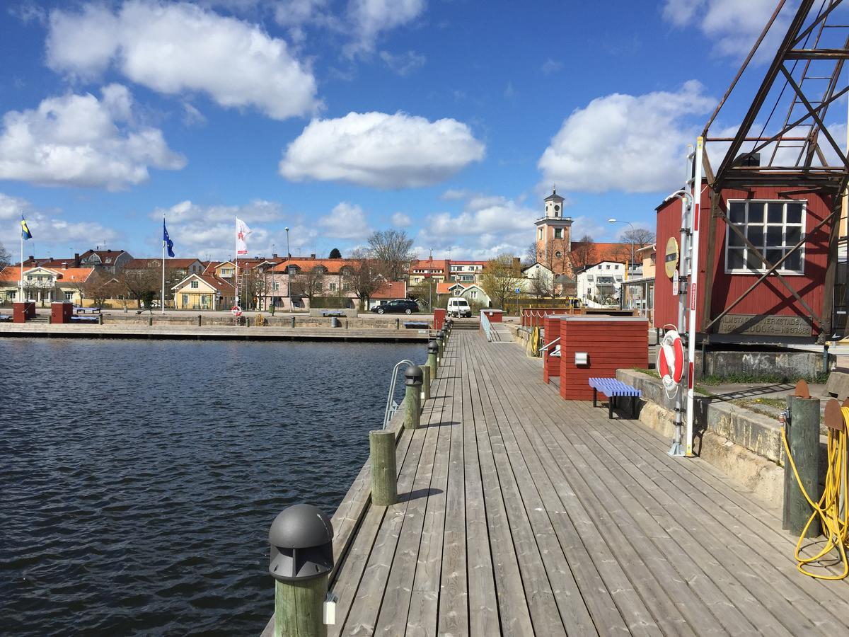 Hoejdens Lagprishotell Mönsterås エクステリア 写真